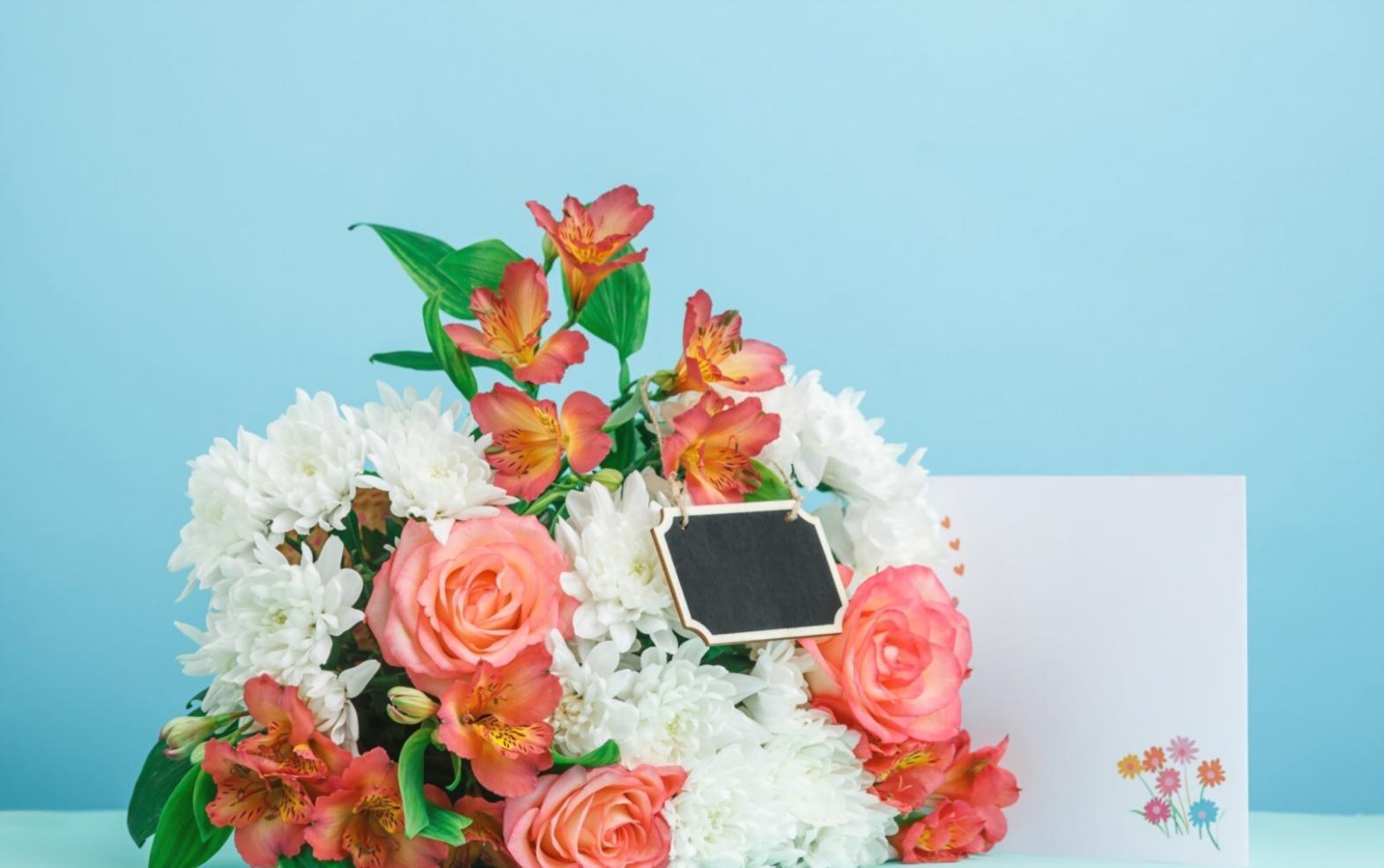 Flores frescas cultivadas de manera sostenible en nuestro proceso de selección responsable